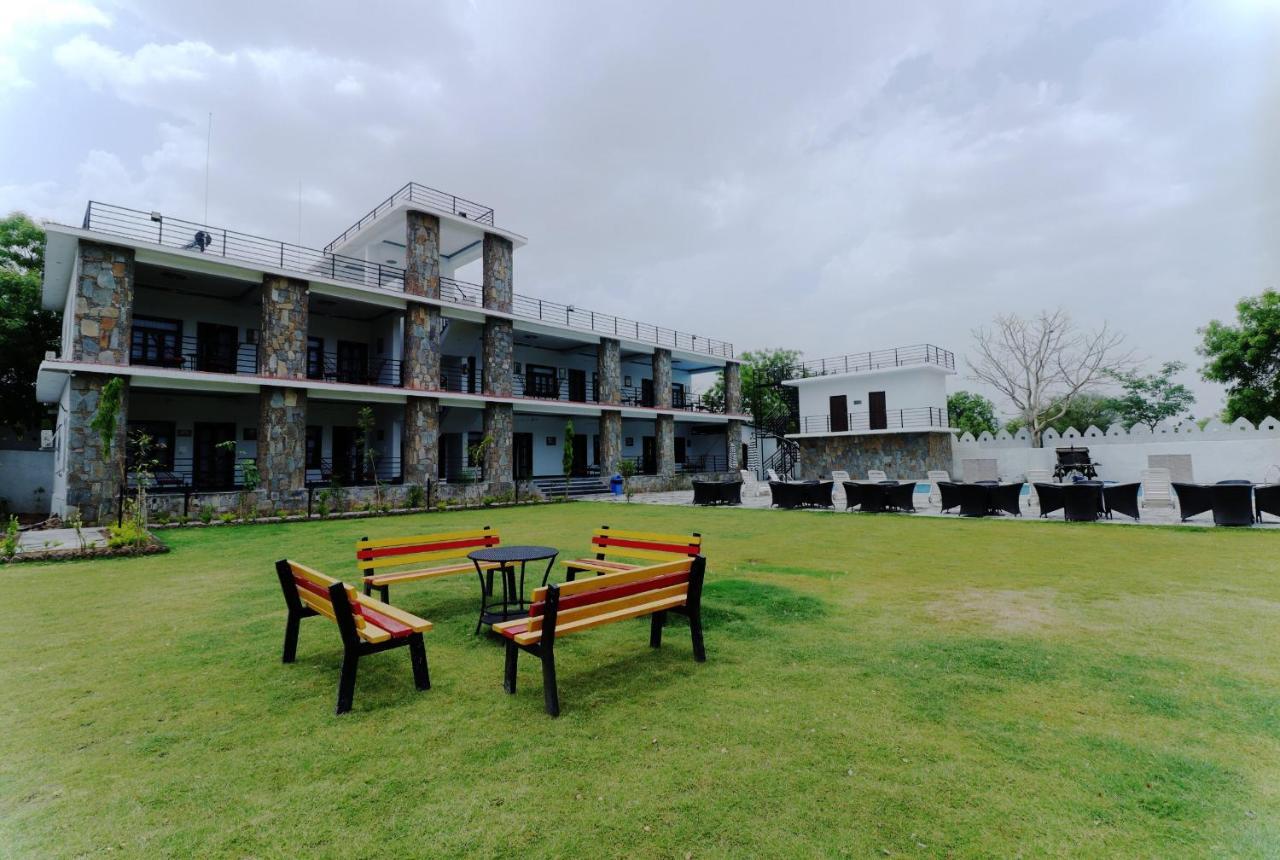 Keshav Resort Udaipur Eksteriør bilde