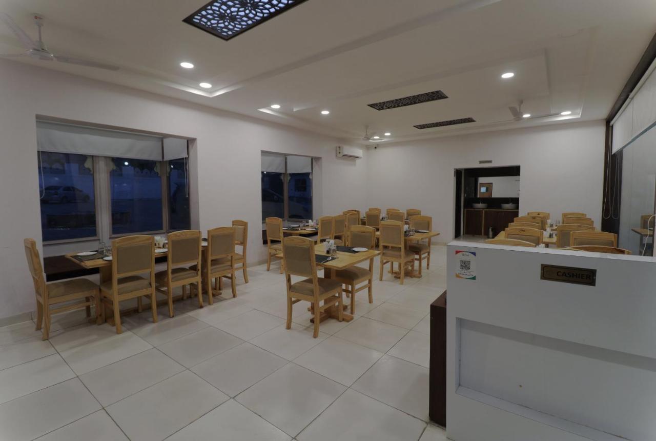 Keshav Resort Udaipur Eksteriør bilde