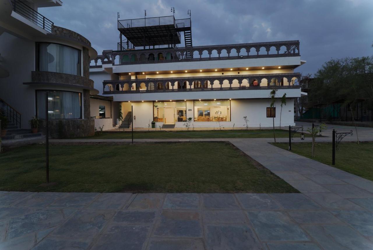 Keshav Resort Udaipur Eksteriør bilde