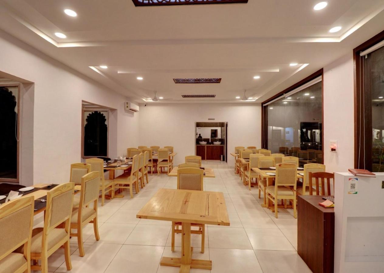 Keshav Resort Udaipur Eksteriør bilde