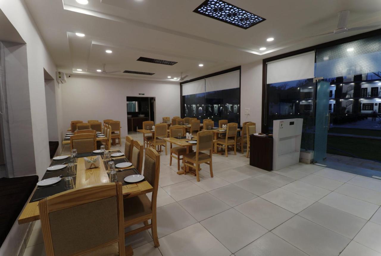 Keshav Resort Udaipur Eksteriør bilde