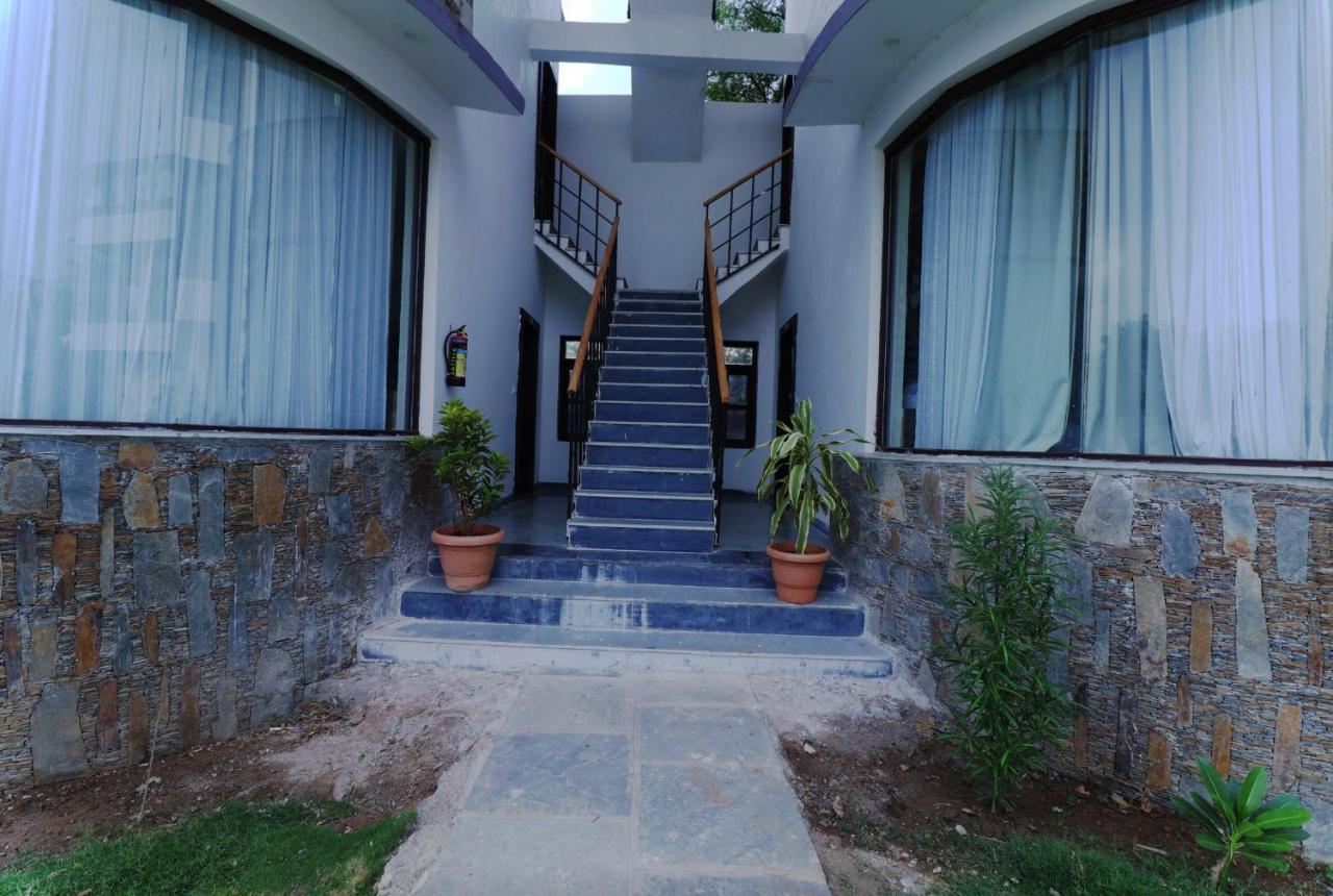 Keshav Resort Udaipur Eksteriør bilde