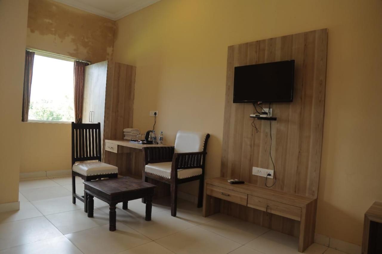Keshav Resort Udaipur Eksteriør bilde