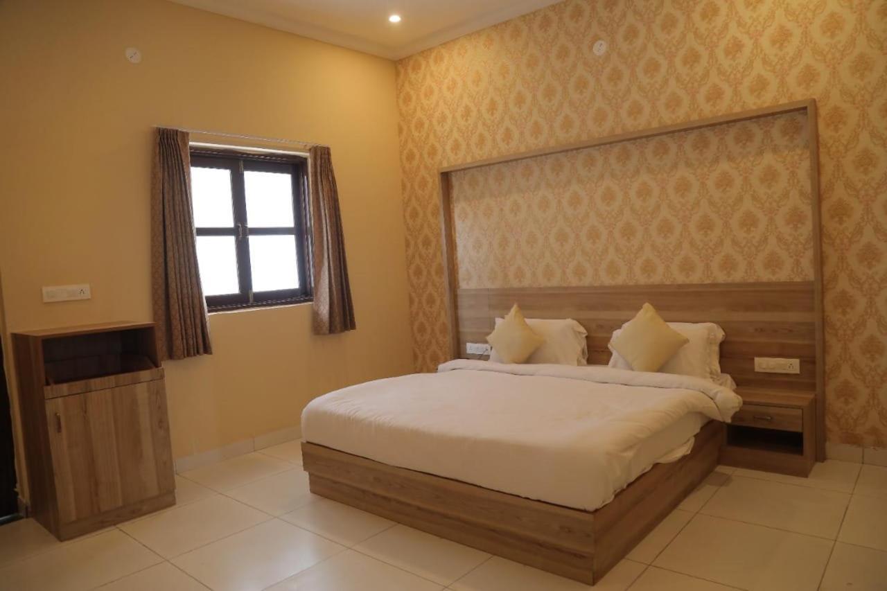 Keshav Resort Udaipur Eksteriør bilde